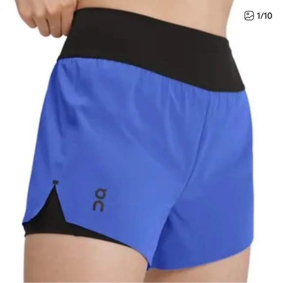 On Running Pants - On Running Women’s Shorts – Size M (Blue/Black)